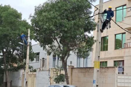 بهره برداری از ۱۴۵ هزار متر کابل خودنگهدار درمحدوده برق شهرستان اردبیل