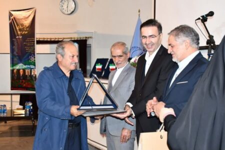 درخشش فیزیکدان اردبیلی در همایش ملی فیزیک 45