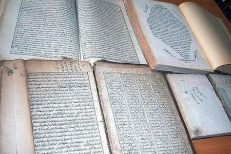 رونمایی از 15 کتاب خطی در اردبیل
