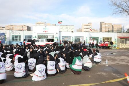 مانور سراسری زلزله و ایمنی با شعار «مدرسه ایمن – جامعه تاب‌آور» در استان اردبیل برگزار شد