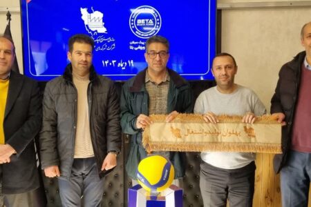 اهدای نشان پهلوان تولید و اشتغال به واحد اشتغال آفرین و صادرات محور طنین پیک سبلان