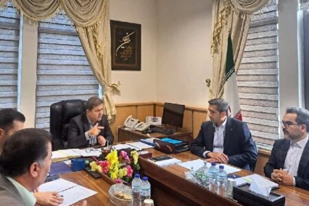 دستگاهای اجرایی از سرمایه‌گذاران تولید انرژی خورشیدی حمایت کنند