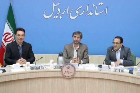 آموزش مهارت‌های اجتماعی برای دانش‌آموزان در برنامه باشد