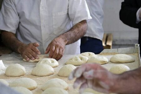 سهمیه آرد یارانه‌ای سه نانوایی متخلف در اردبیل موقتاً قطع شد