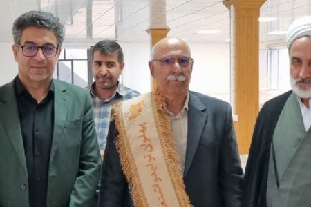 اهدای نشان پهلوان تولید و اشتغال به واحد اشتغال آفرین حدید مبتکر