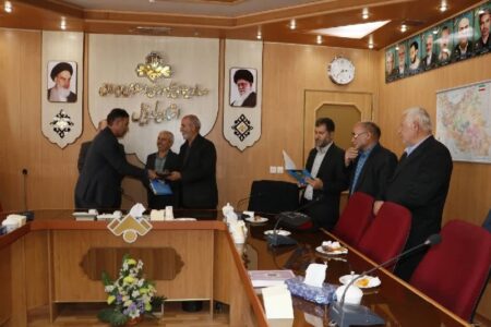 تجلیل رئیس ستاد بازسازی عتبات عالیات استان  از خبرنگاران اعزامی صداوسیما به کربلا