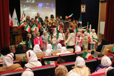 کودکان اردبیلی پرتاب همزمان سه ماهواره ایرانی را جشن گرفتند