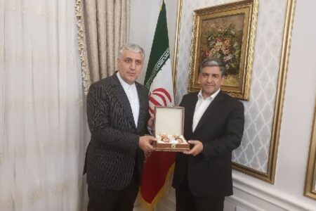 توسعه روابط سیاسی و اقتصادی بین کشورهای دوست ضرورت دارد