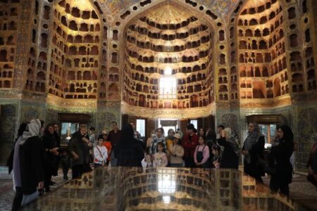 استقبال بی‌سابقه گردشگران از اردبیل در تعطیلات آخر هفته / بازدید ۷ هزار نفر از مجموعه شیخ صفی‌الدین و حضور ۲۰۰ هزار گردشگر در مشگین‌شهر