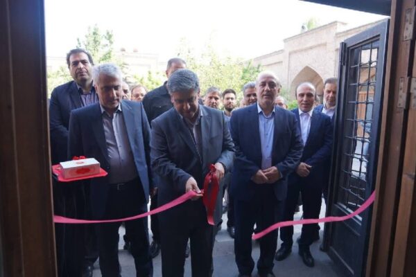نمایشگاه قاب توسعه در نگارخانه خطایی گشایش یافت